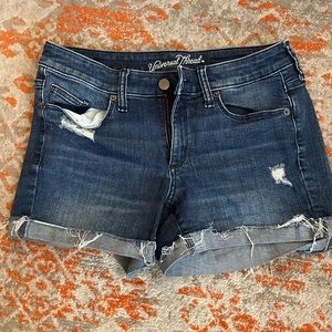 Universal Thread dark wash denim shorts, size 4